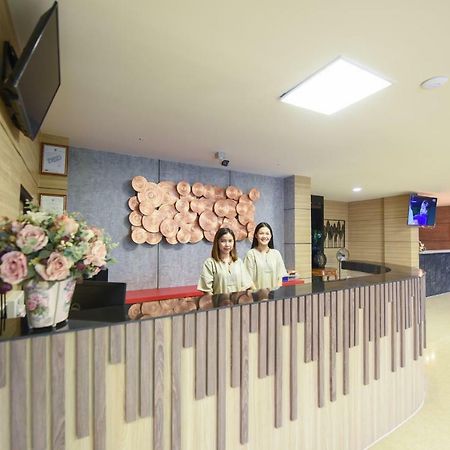 Wish Hotel Ubon Ubon Ratchathani Exteriör bild